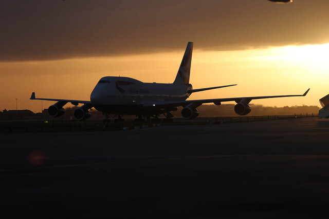 BA747